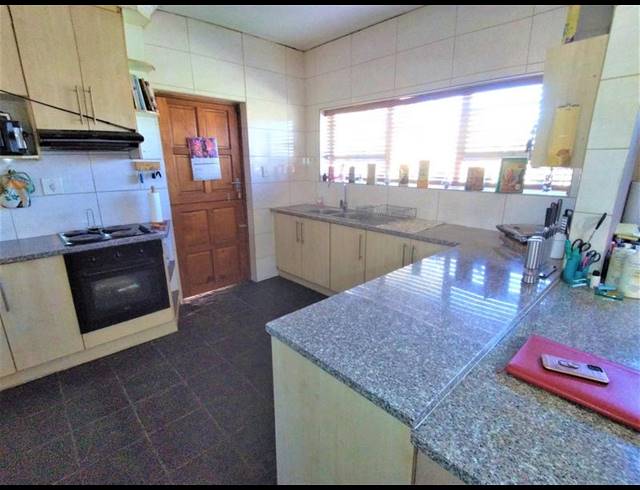 3 BEDROOM HOUSE FOR SALE IN THREE RIVERS
